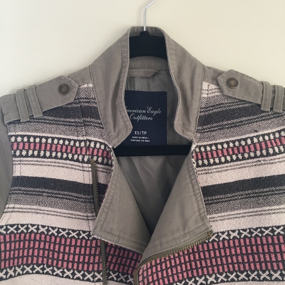 Embroidered‎ Jacket - Picture 3 of 5
